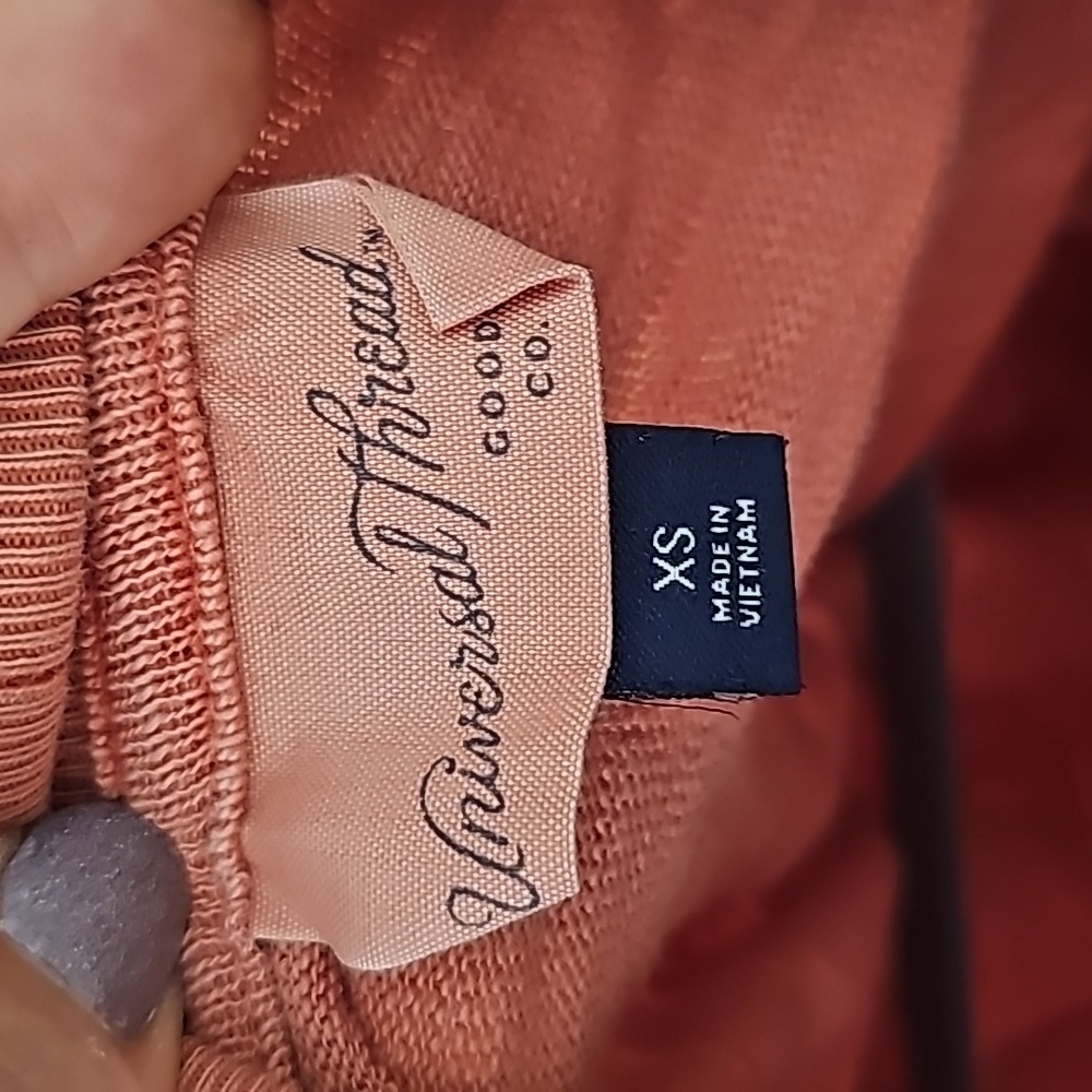 Universal Thread Salmon Colored Top - Picture 3 of 7